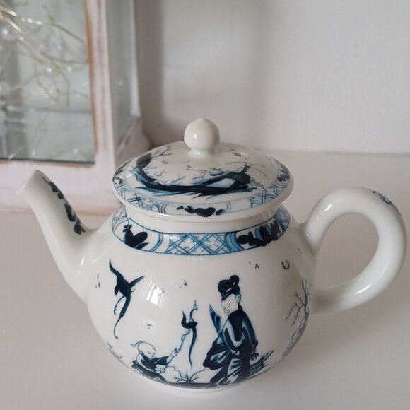 Gorgeous 1985 Franklin Mint WORCESTER Fine Porcelain Japanese Mini Teapot - Picture 1 of 13